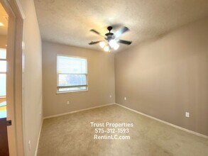 1932 Lone Tree Ln in Las Cruces, NM - Building Photo - Building Photo