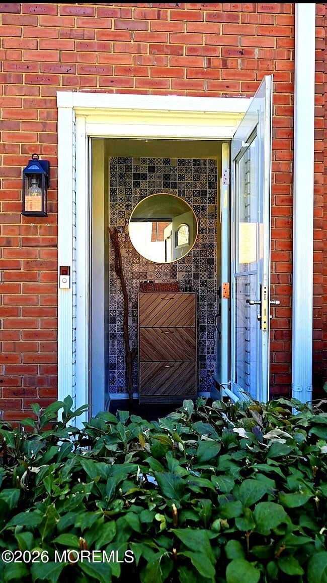 364 Westwood Ave in Long Branch, NJ - Foto de edificio - Building Photo