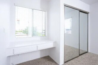 Crown Ridge Apartments in Torrance, CA - Foto de edificio - Building Photo