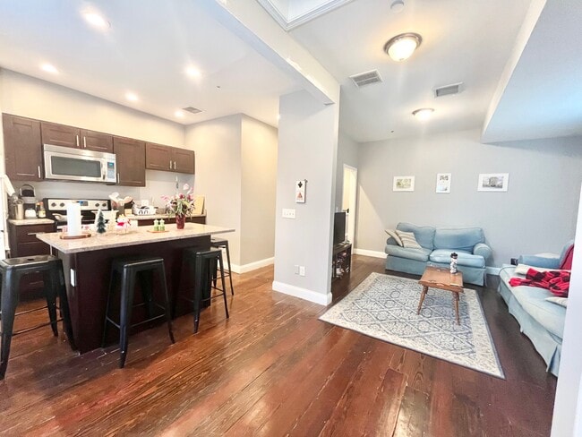 100 Boston St, Unit 3