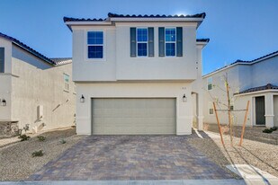 8439 Vacarez Dr in Las Vegas, NV - Building Photo