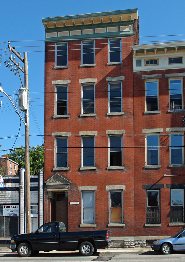 210 E Liberty St in Cincinnati, OH - Building Photo - Building Photo