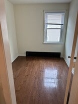 30 Walnut St in Cohoes, NY - Building Photo