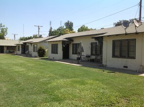 422 W Race Ave in Visalia, CA - Building Photo - Building Photo