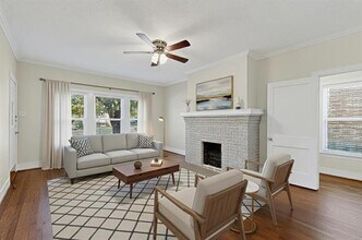 5104 Mission Ave in Dallas, TX - Foto de edificio - Building Photo