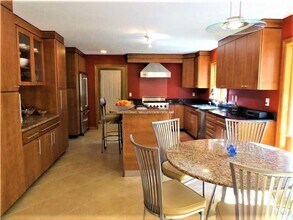 8 St Andrews Way in Barrington, RI - Building Photo - Building Photo