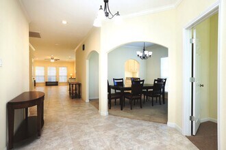 2215 Penick Rd in Waller, TX - Foto de edificio - Building Photo