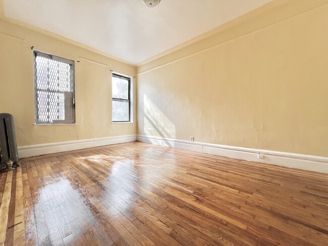 357 E 163rd St in Bronx, NY - Building Photo - Building Photo