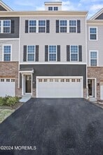 41 Wembley Wy in Tinton Falls, NJ - Foto de edificio - Building Photo