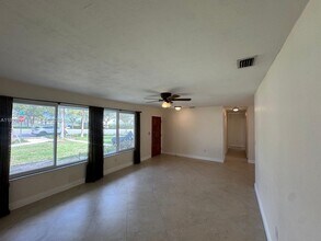 18600 SW 97th Ave in Cutler Bay, FL - Building Photo - Building Photo