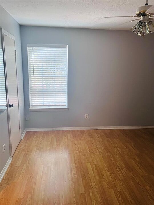 3224 Timmons Ln in Houston, TX - Building Photo