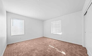 4790 Preston St in Jurupa Valley, CA - Foto de edificio - Building Photo