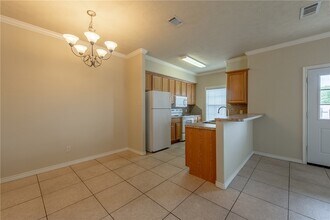 3858 Oldenburg Ln in College Station, TX - Foto de edificio - Building Photo