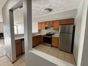 388 Amphitheater Dr in Rockford, IL - Building Photo - Building Photo