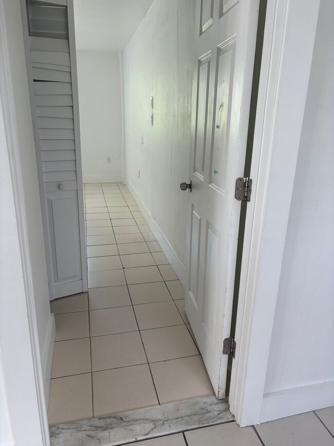 10310 SW 34th St, Unit Efficency in Westchester área