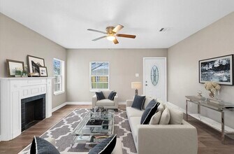 5244 Leeland St in Houston, TX - Foto de edificio - Building Photo