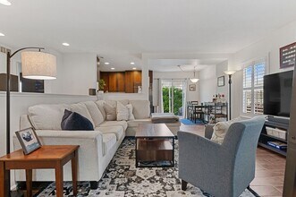 8149 S Mobile Way in Englewood, CO - Foto de edificio - Building Photo