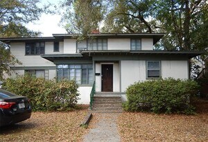 1112 SW 4th Ave in Gainesville, FL - Building Photo