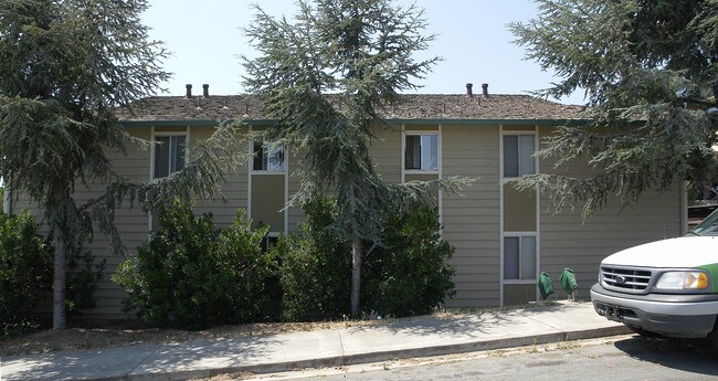 112 E 6th St in Antioch, CA - Building Photo - Building Photo