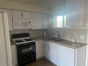 352 Stoddard Way in Auburn, CA - Building Photo - Building Photo