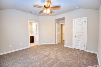 8302 V. Verona, Unit 5 in San Antonio, TX - Building Photo - Building Photo