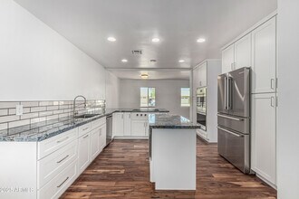 8315 E Vernon Ave in Scottsdale, AZ - Building Photo - Building Photo