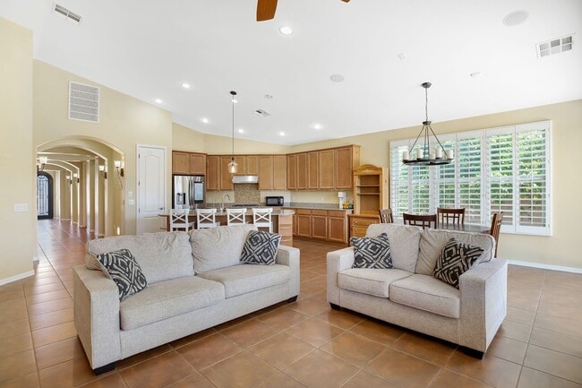 2403 E Dogwood Dr in Chandler, AZ - Building Photo - Building Photo