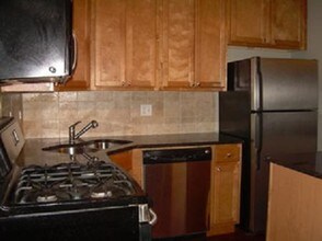 2530 W Foster Ave, Unit 208 in Chicago, IL - Building Photo - Building Photo