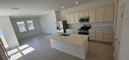 548 Hart Ln in Dundee, FL - Building Photo - Building Photo