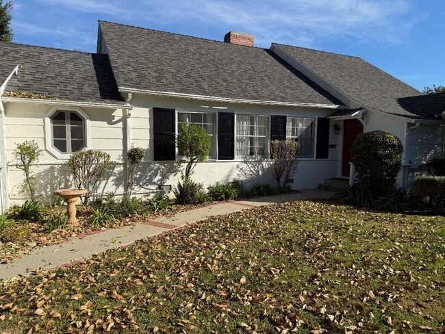 4448 Carpenter Ave in Valley Village, CA - Foto de edificio - Building Photo