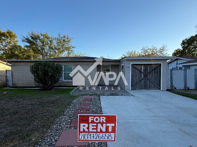 332 W Mandalay Dr in San Antonio, TX - Building Photo
