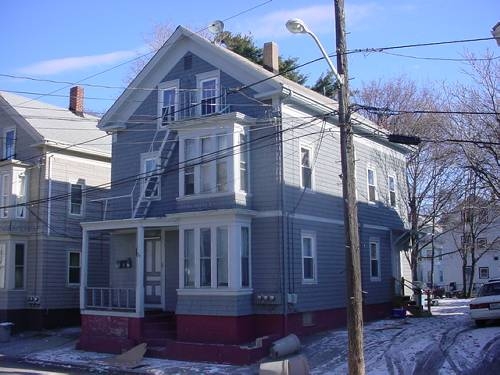 34 Viola St in Providence, RI - Foto de edificio