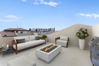 8336 Central Park Blvd in Doral, FL - Building Photo - Building Photo
