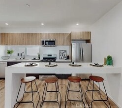 6344 Camellia Ave in Los Angeles, CA - Building Photo - Building Photo