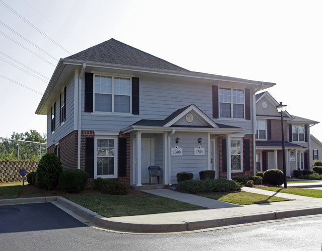 Magnolia Place in Greenville, SC - Building Photo - Building Photo