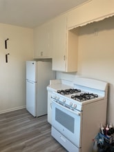 1301 N Buena Vista St in Burbank, CA - Foto de edificio - Building Photo