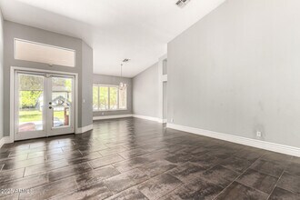 6024 W Donald Dr in Glendale, AZ - Building Photo - Building Photo