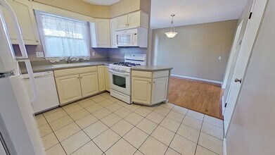 209 West Ave in Red Lion, PA - Building Photo - Building Photo