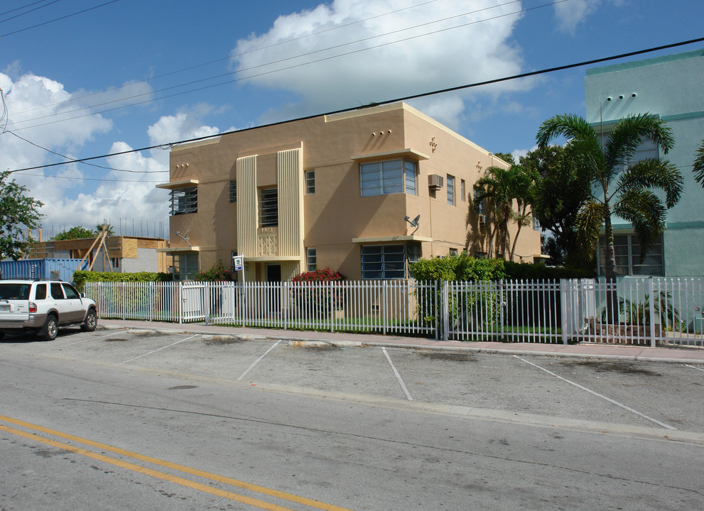 1965 Calais Dr in Miami Beach, FL - Building Photo