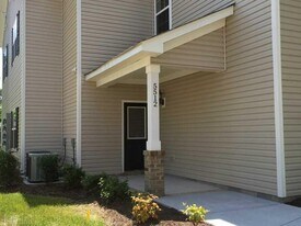 5512 Muth Ct, Unit 5512 Muth Court in Virginia Beach, VA - Building Photo