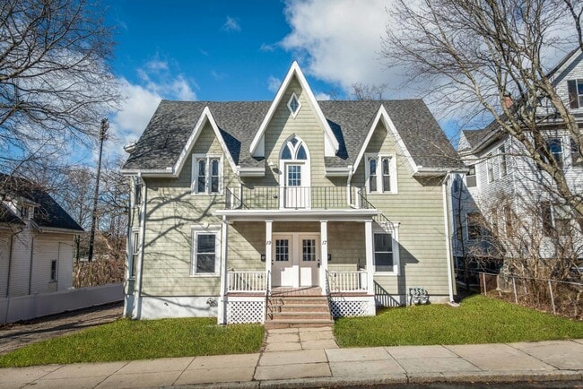 17 Playstead Rd, Unit 1 in Boston, MA - Building Photo - Building Photo