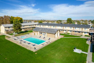 Hesperia Regency in Hesperia, CA - Foto de edificio - Building Photo