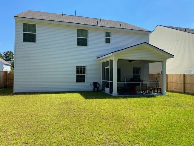 property at 125 Country Oaks Ln