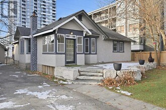 480 Nelson Ave in Burlington, ON - Building Photo - Building Photo