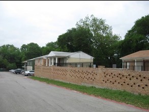 Spanish Puerto Apartments in Dallas, TX - Building Photo - Building Photo