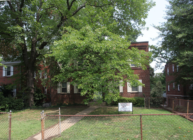 8415 Flower Ave in Takoma Park, MD - Building Photo - Building Photo