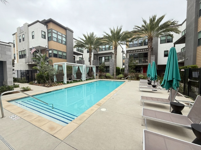 806 S Grable Cir in Orange, CA - Building Photo - Building Photo