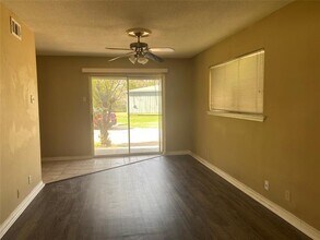 1710 N Travis St in Sherman, TX - Building Photo - Building Photo