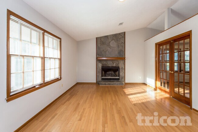 184 Hickory View Dr in Lawrenceville, GA - Building Photo - Building Photo