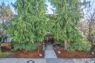 1622 Frances St in Vancouver, BC - Building Photo